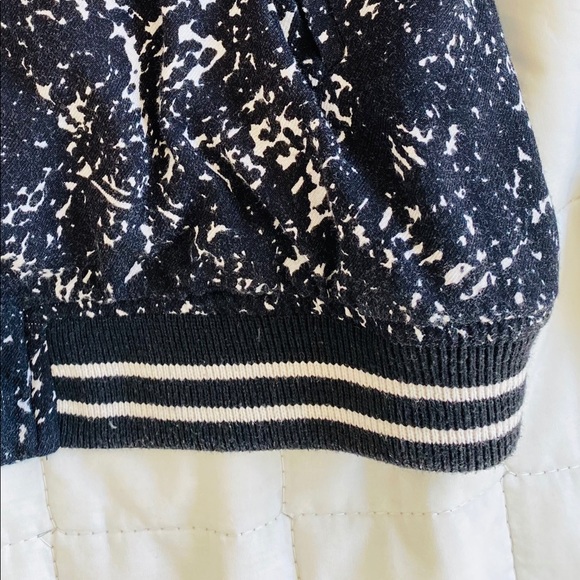 Pull & Bear Light bomber jacket black/white print - Picture 7 of 10